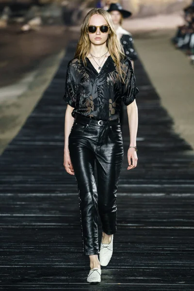 Look 49